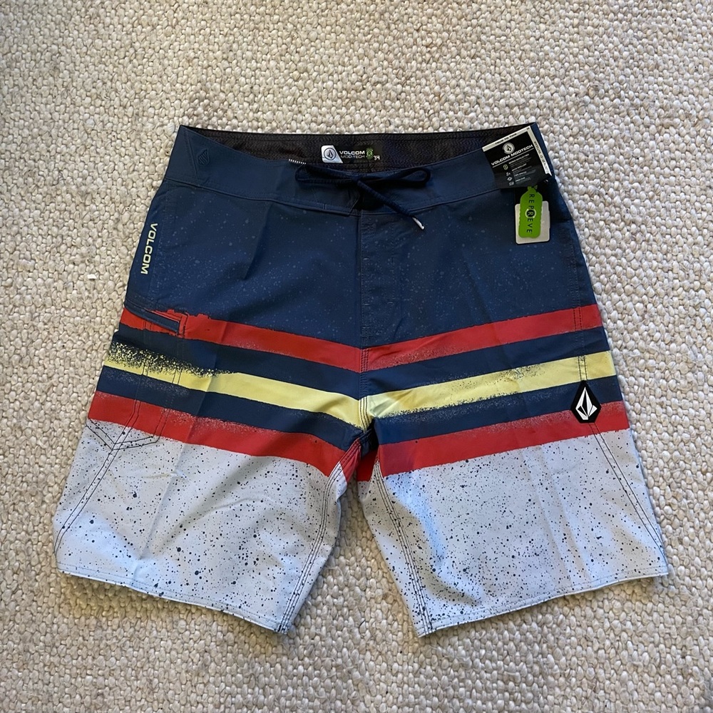 Men’s Volcom Boardshorts for SALE! (Size: 34)